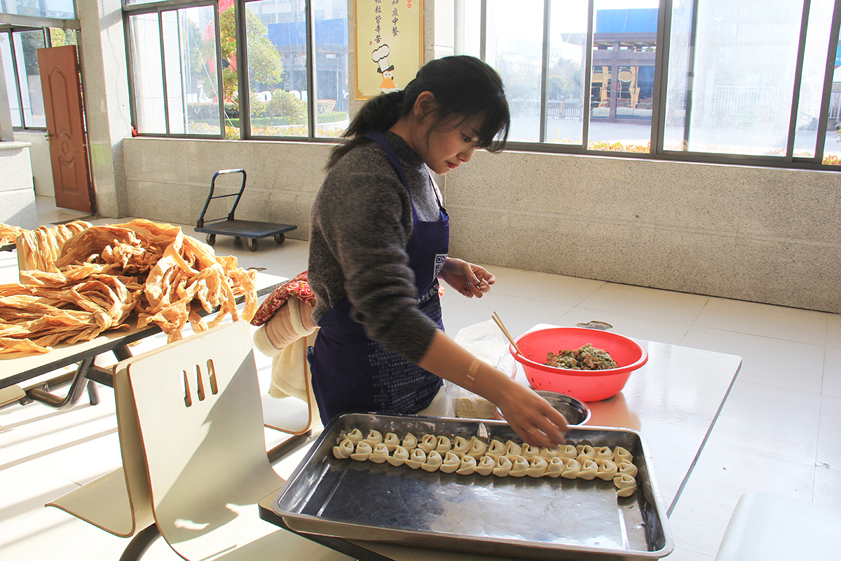 豪家集團(tuán)丨“情暖冬至，溫暖豪家”冬至包餃子活動